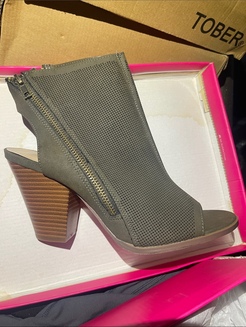 Shoe Dazzle Olive Green Perforated Peep-Toe Block Heel Booties